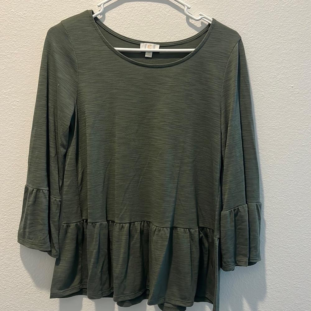 Charming Charlie’s Top with bell sleeves and flowy bottom hem